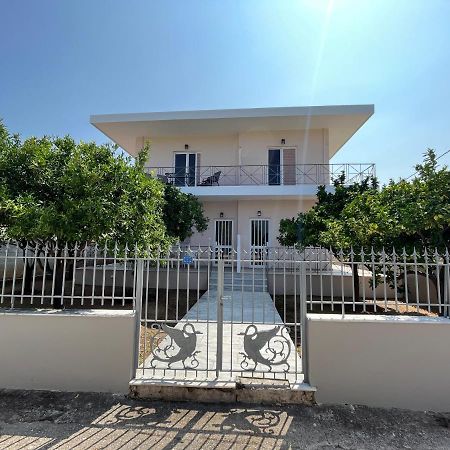 Koulouras Holiday Apartments Νικολαίικα Εξωτερικό φωτογραφία
